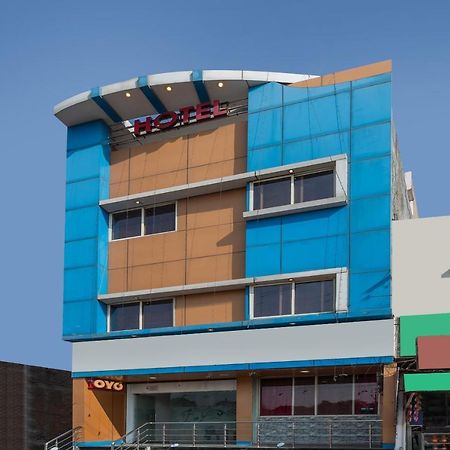 Oyo 14594 Hotel Amaltas 우자인 외부 사진