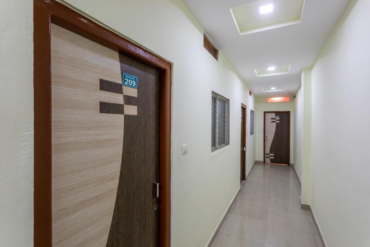 Oyo 14594 Hotel Amaltas 우자인 외부 사진