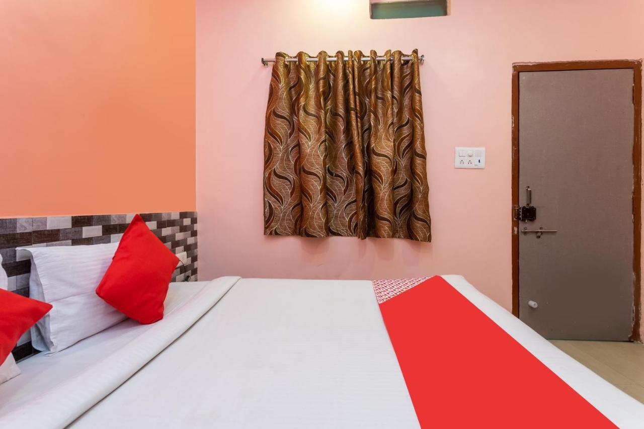Oyo 14594 Hotel Amaltas 우자인 외부 사진