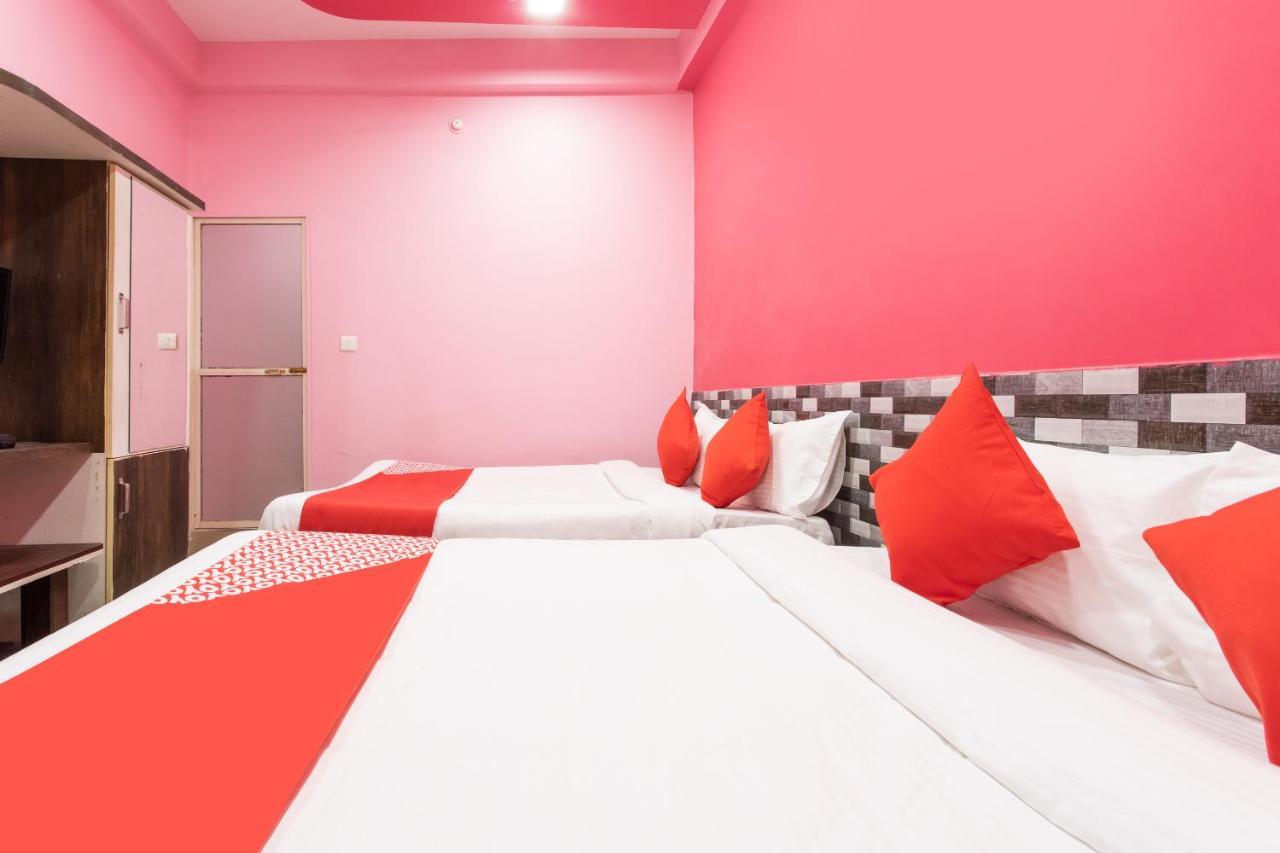 Oyo 14594 Hotel Amaltas 우자인 외부 사진